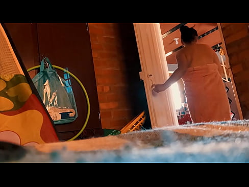 ❤️ Ujak me prati pod tušem, jebe me dok se tuširam. ❤️❌  Seks na bs.qizpornolar.ru